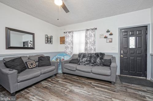 100 Delsea Dr, West Deptford, NJ 08093-1159