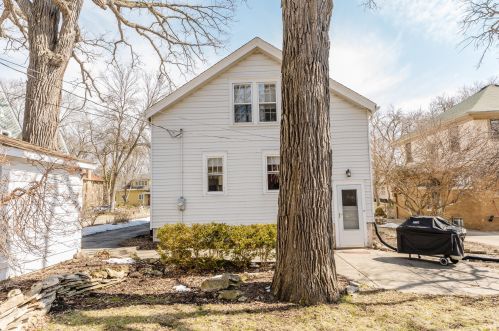 1919 Church St, Milwaukee WI 53213-2129 exterior