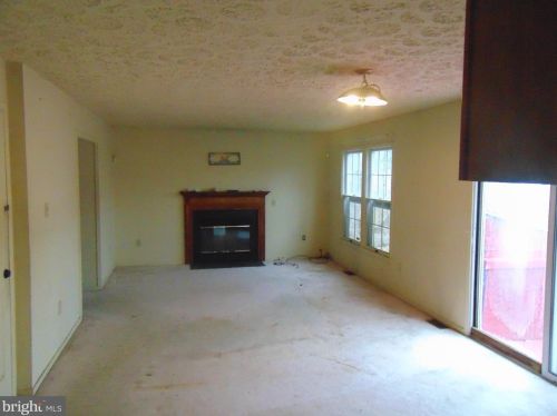 4362 Varnum Pl, Washington, DC 20017-2101