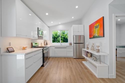 4552 Ethel Ave, North Hollywood CA  91605-4703 exterior