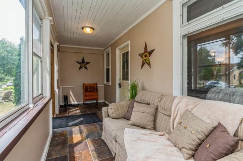 3825 Standish Ave, Minneapolis, MN 55407-3028