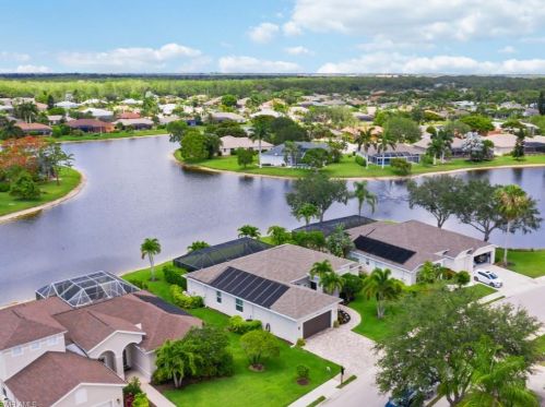 23346 Olde Meadowbrook Cir, Bonita Springs FL  34134-9114 exterior