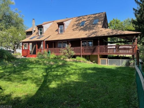 229 Depue St, Belvidere, NJ 07823-1414