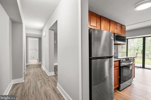 11611 Stoneview Sq, Herndon, VA 20191-2910
