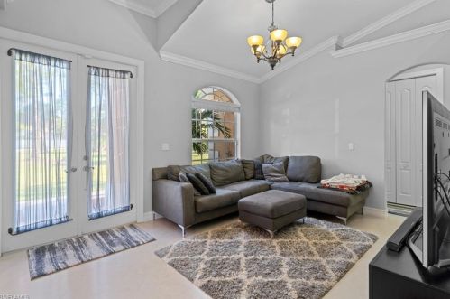 2960 10th Ave, Naples FL  34120-4927 exterior
