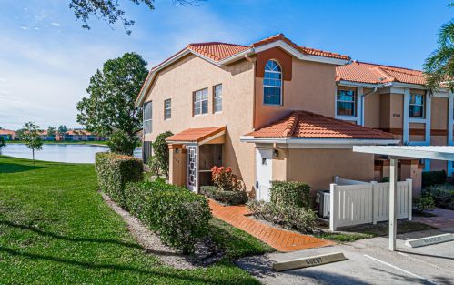 9565 Shadybrook Dr, Boynton Beach, FL 33437-3833