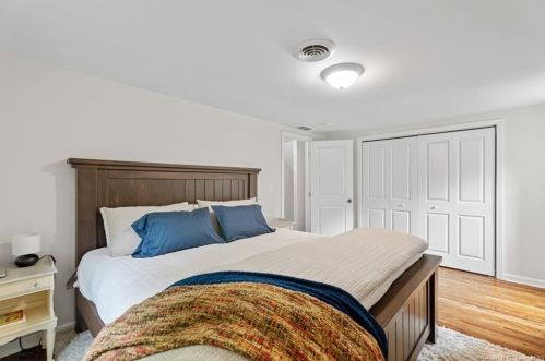 9 Lamplight Dr, Kensington CT  06037-1805 exterior