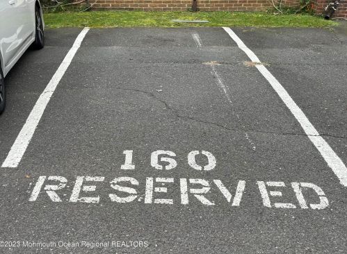 118 Mnr Dr, Tinton Falls NJ 07701-2456 exterior