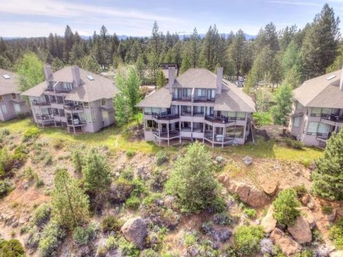 19717 Mount Bachelor Dr, Bend OR  92240-1902 exterior