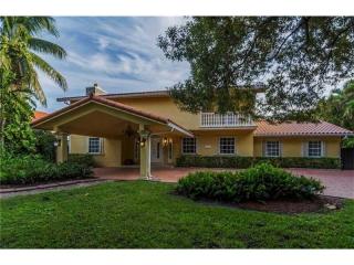 8600 2nd St, Miami, FL 33126-8313
