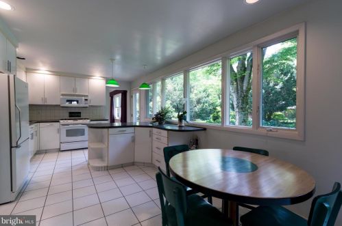 2861 Princeton Pike, Lawrence Township NJ  08648-3222 exterior