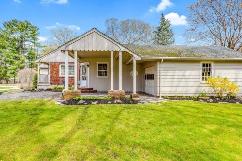 17 Briarwood Rd, Holbrook, MA 02343-1101