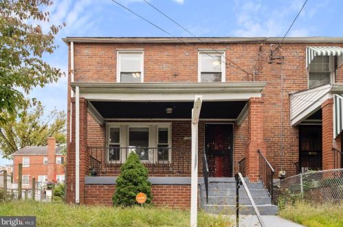 1915 Ridge Pl, Washington, DC 20020-4626