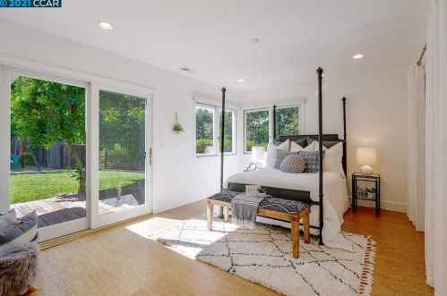 4 Loma Vista Dr, Orinda CA  94563-2213 exterior