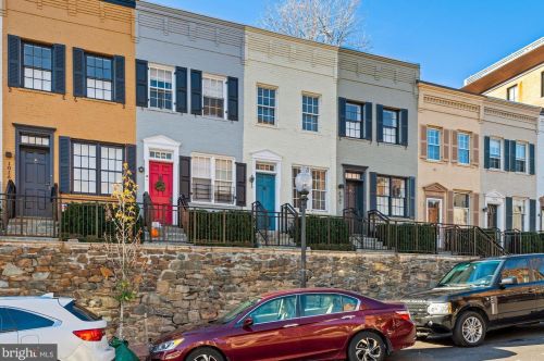 1030 31st St, Washington DC  20007-4405 exterior