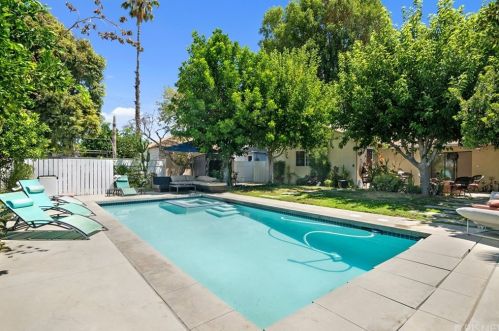 7731 Oak Park Ave, Van Nuys, CA 91406-2122