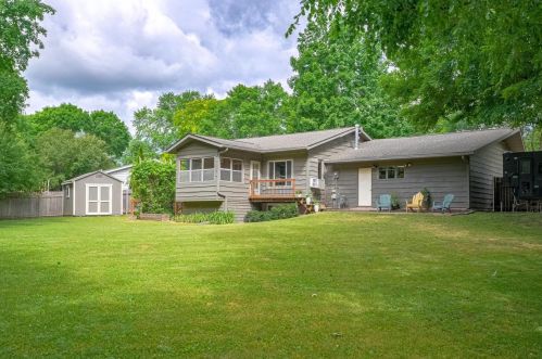 1904 Chestnut Dr, Hudson, WI 54016-1459