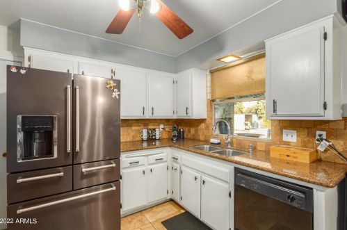 4426 El Caminito Dr, Glendale AZ 85302-6025 exterior