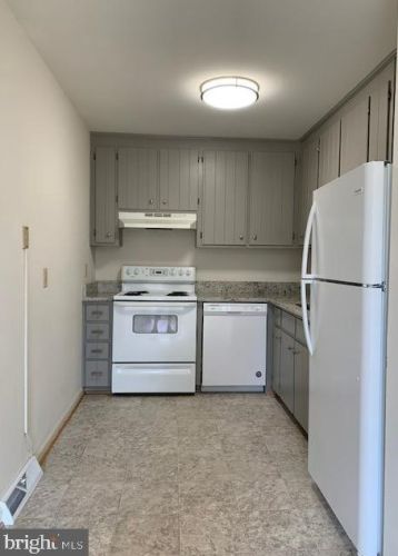 1805 Meadow Dr, Fredericksburg VA  22405-2723 exterior