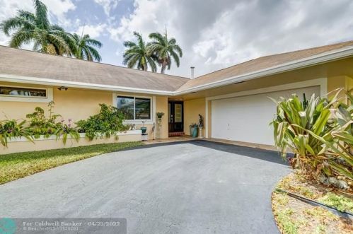 1430 122nd Ave, Hollywood, FL 33026-2535