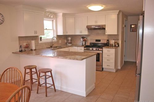 121 Jerry Daniels Rd, East Hampton CT  06447-1230 exterior