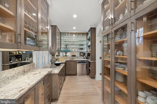 3210 R St, Washington DC  20024-3419 exterior