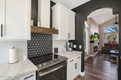 6125 Whispering Wind Dr, Glendale, AZ 85310-2714