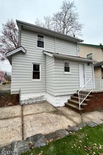 423 Drake Ave, Roselle NJ  07203-1425 exterior