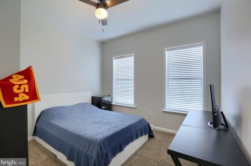 7207 Royal Oak Dr, Harrisburg PA 17112-8837 exterior