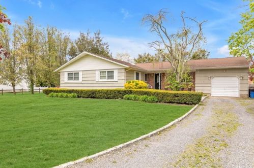 5 Justamere Ln, Babylon, NY 11703-4034