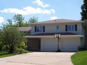 3504 Stonehenge Ct, Manhattan KS  66503-2140 exterior