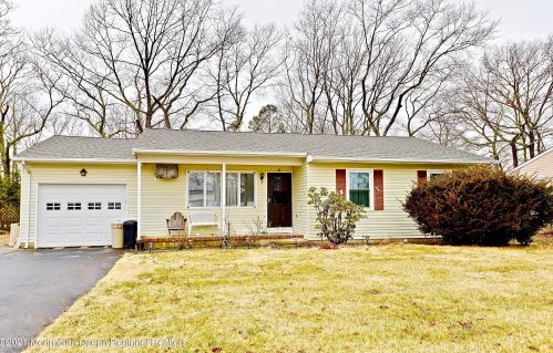 232 Juniper Ln, Lacey, NJ 08731-2902
