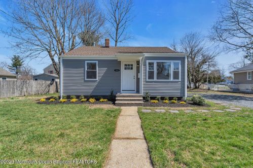 115 Springdale Ave, Tinton Falls NJ  07724-2628 exterior