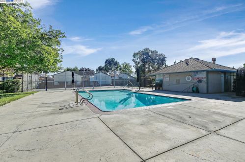 1553 Buttercup Ct, Livermore CA  94551-6718 exterior