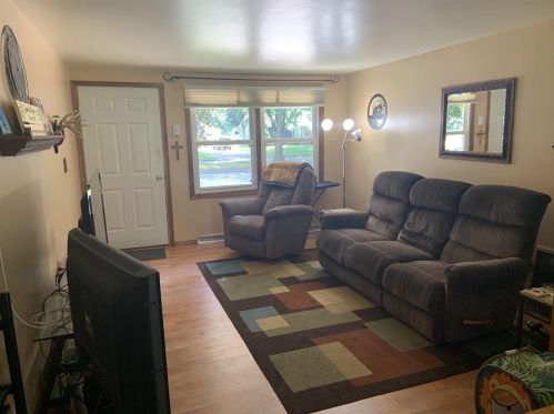 1227 Royal Blvd, Green Bay, WI 54303-4239