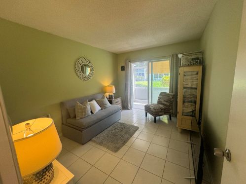 125 Dorchester F, West Palm Beach FL  33417-1442 exterior