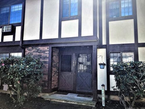 144 Foxwood Close, Milford, CT 06461-2732