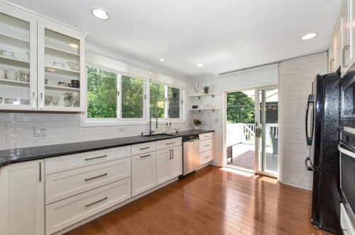 12 River Rd, Oakland NJ  07436-1929 exterior
