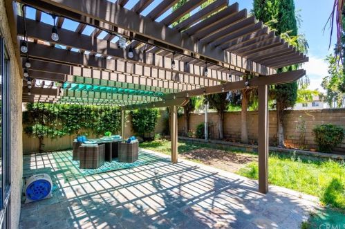 406 Massachusetts Ln, Placentia CA  92870-5017 exterior