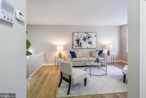 3770 39th St, Washington, DC 20016-5527