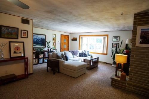 2727 7th Street Rd, New Kensington PA  15068-3646 exterior