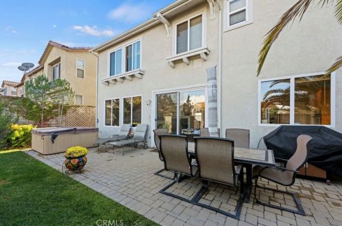 27122 Brown Oaks Way, Santa Clarita CA  91387-3894 exterior