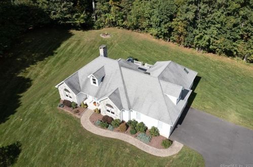 223 Castlewood Dr, Kensington CT  06037-2951 exterior