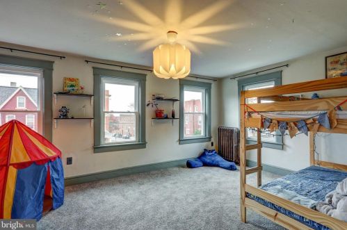 546 Orange St, Lancaster PA  17603-3669 exterior