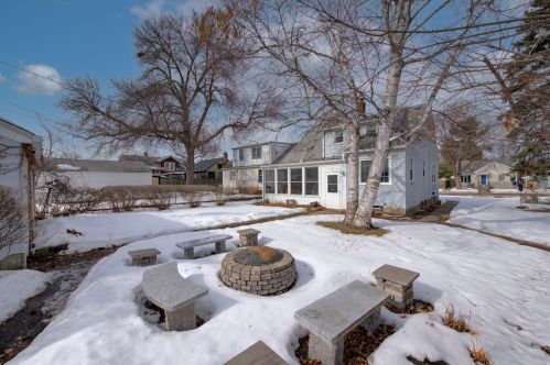 1822 Ivy Ave, Saint Paul, MN 55119-4522