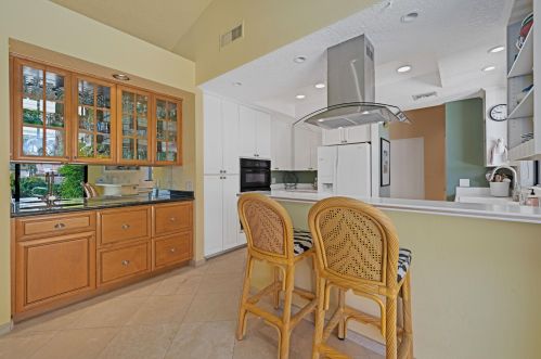 10111 Lakeview Dr, Rancho Mirage CA  92270-1474 exterior