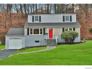 12 Clovebrook Rd, Valhalla, NY 10595-1304