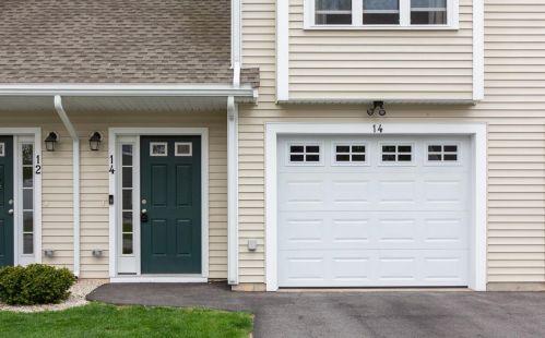 14 Bennett St, Nashua NH  03060-2052 exterior