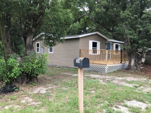 23619 Central Ave, Mount Plymouth, FL 32776-9106