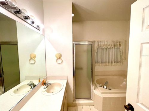 3516 Tealwood Cir, Palm Harbor FL  34685-3145 exterior